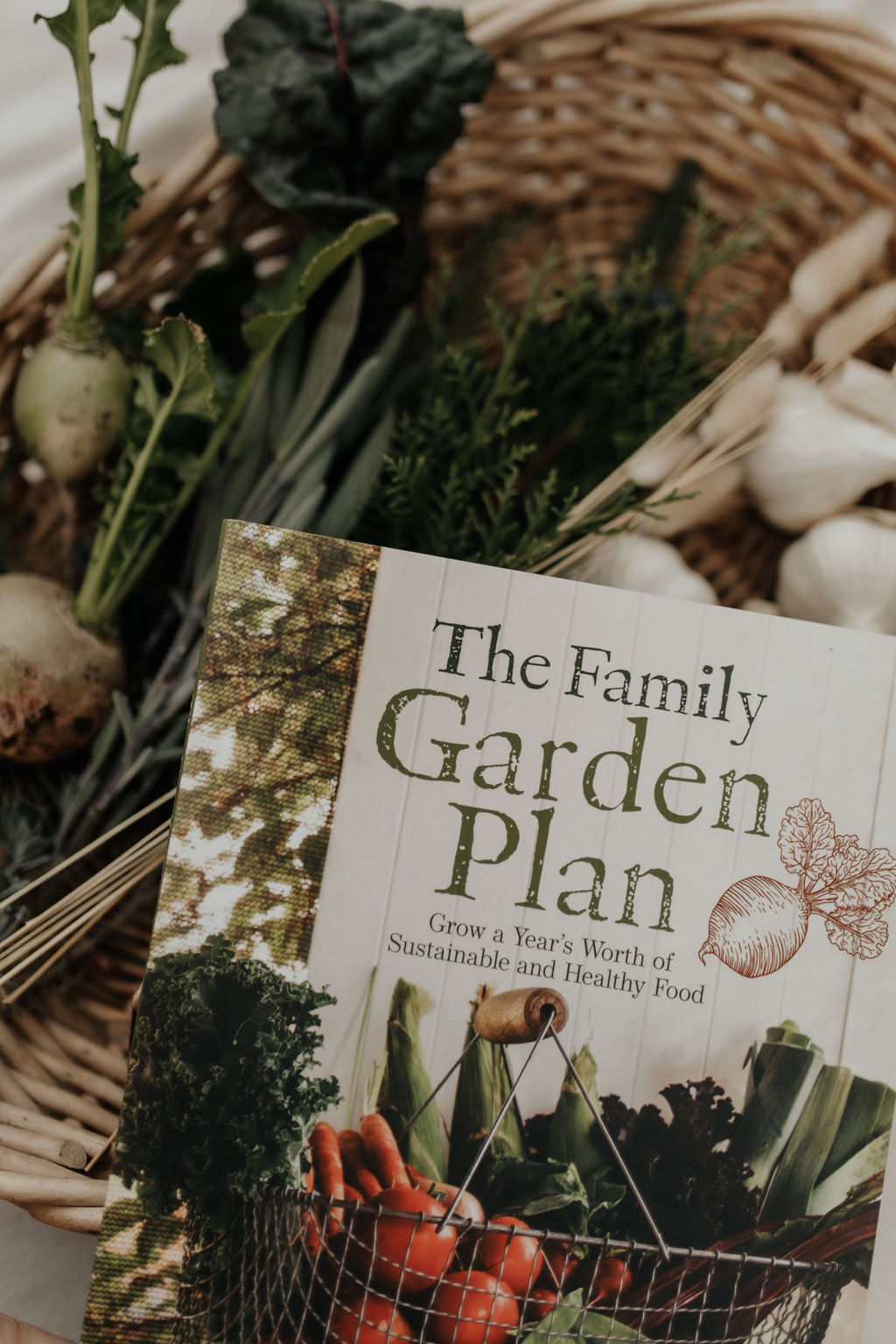 The Family Garden Plan: Grow a Year's Worth of Sustainable and Healthy Food